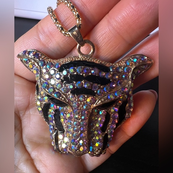 🐯 NWT! Tiger/Panther Rhinestone Necklace - Picture 6 of 6